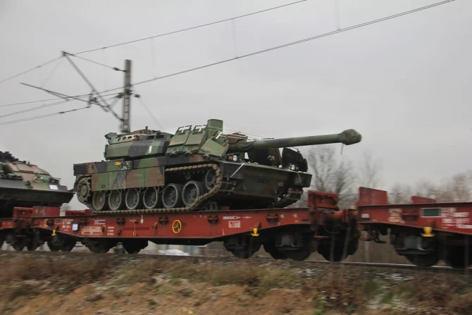 Convoi de blindate VBCI, în drum spre România: Urmează tancurile Leclerc. Franța – cea mai mare operațiune logistică militară de după 1991