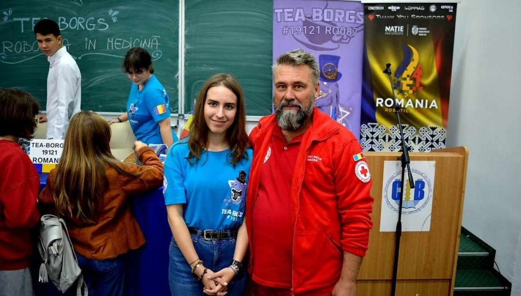 Târgu Jiu: O elevă a Colegiului Național „Tudor Vladimirescu” a inițiat un proiect privind robotica în medicină